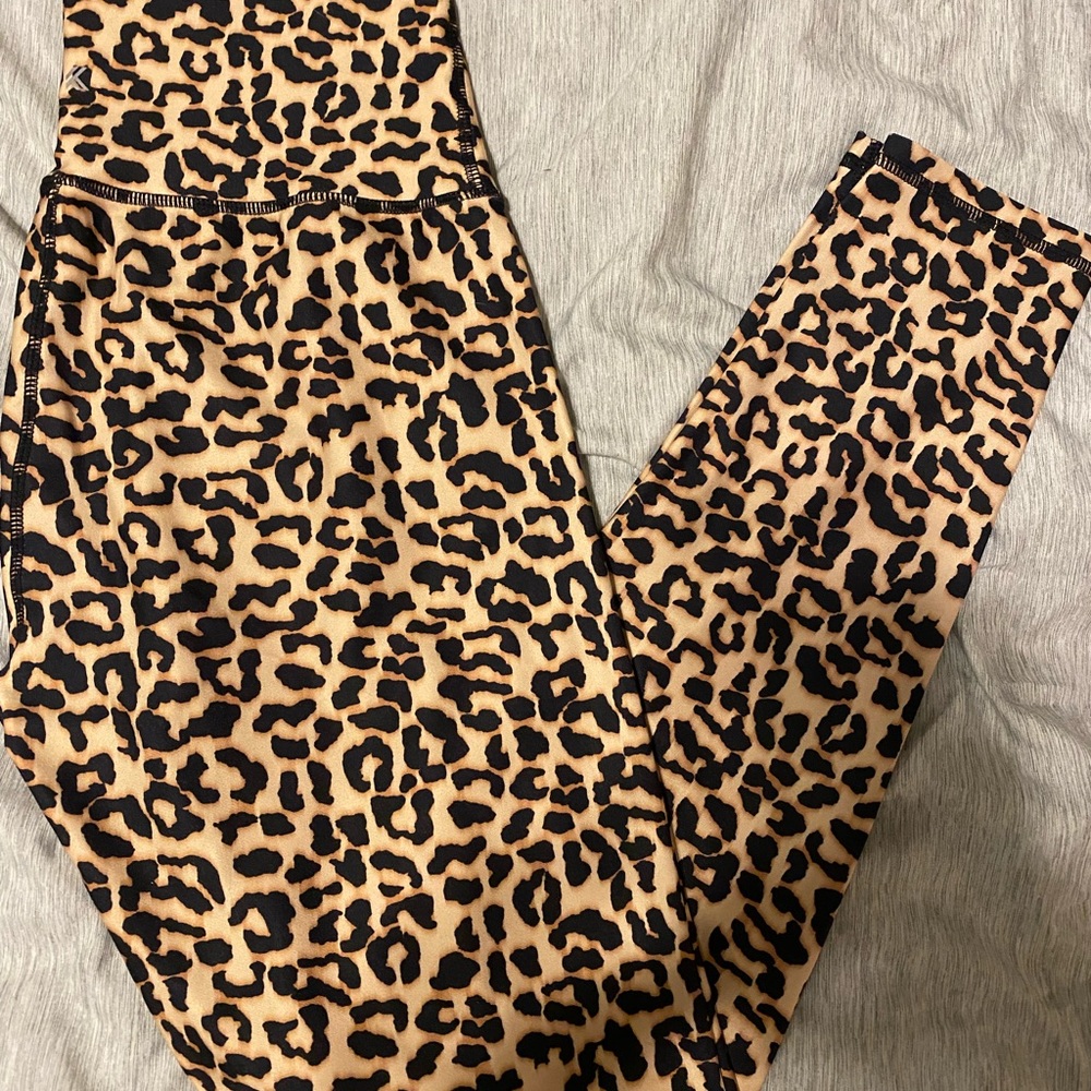 Cheetah print leggings